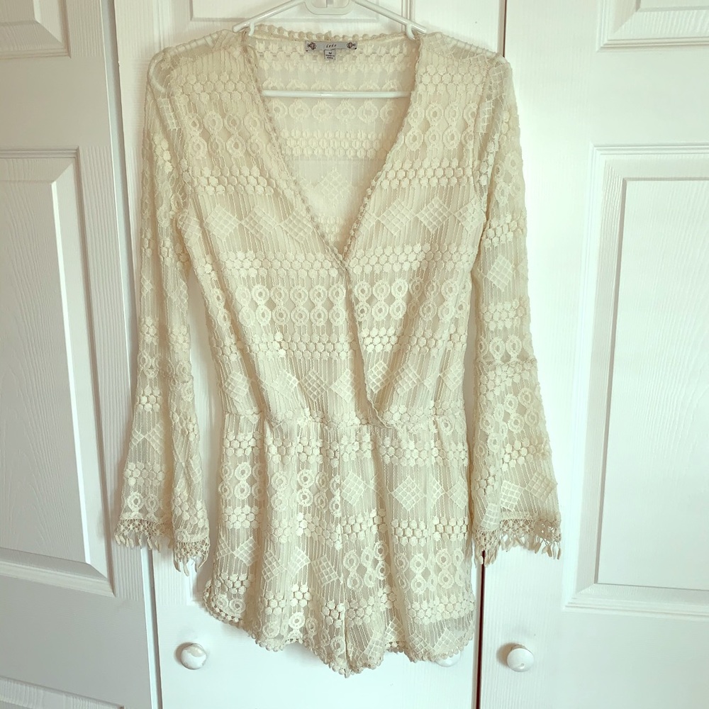 Iris Off White Lace Romper Size M EUC